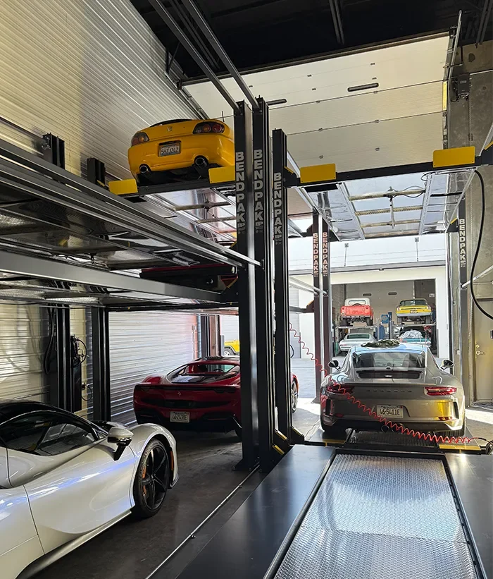 Napa Vault Car lift